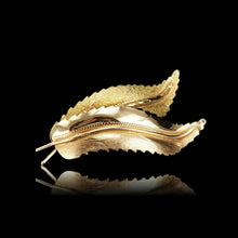 Load image into Gallery viewer, Vintage 18K Gold Feather Brooch with Twin Textured Design