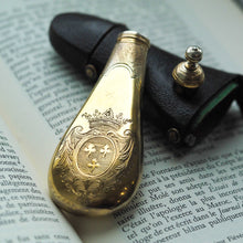 Load image into Gallery viewer, Antique Silver Gilt Scent Flask/Perfume Bottle with Coronet Engraving - c.1690 - Artisan Antiques