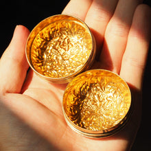 Load image into Gallery viewer, Rare Antique Georgian Spherical/Circular Silver Gilt Snuff Box with Acanthus & Vine Decorations - John Bettridge 1823
