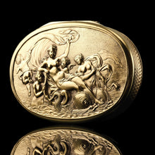 Load image into Gallery viewer, Antique Georgian Silver Gilt Snuff Box Scene of Venus - London 1810 - Artisan Antiques