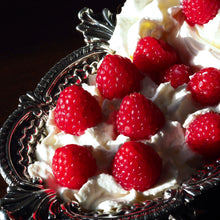 Load image into Gallery viewer, Antique Georgian Solid Silver Snuffer Tray with Exquisite Decorations - William Pitts 1815