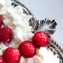 Load image into Gallery viewer, Antique Georgian Solid Silver Snuffer Tray with Exquisite Decorations - William Pitts 1815