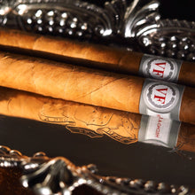 Load image into Gallery viewer, Antique Georgian Solid Silver Snuffer Tray with Exquisite Decorations - William Pitts 1815