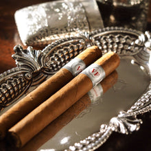 Load image into Gallery viewer, Antique Georgian Solid Silver Snuffer Tray with Exquisite Decorations - William Pitts 1815