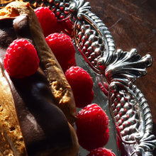 Load image into Gallery viewer, Antique Georgian Solid Silver Snuffer Tray with Exquisite Decorations - William Pitts 1815