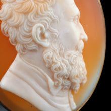 Load image into Gallery viewer, Antique Victorian Cameo Brooch 14ct Gold with Portrait of a Gentleman - c.1890