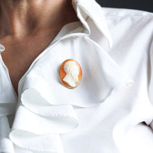 Load image into Gallery viewer, Antique Victorian Cameo Brooch 14ct Gold with Portrait of a Gentleman - c.1890