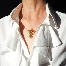 Load image into Gallery viewer, Antique Victorian Emerald 18ct Gold Bow Heart Pendant Necklace - c.1880