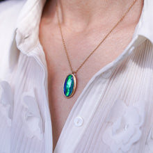Load image into Gallery viewer, Vintage 9ct Gold Blue/Green Ammolite Pendant & Chain Necklace