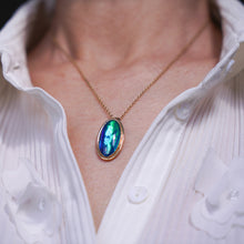 Load image into Gallery viewer, Vintage 9ct Gold Blue/Green Ammolite Pendant & Chain Necklace