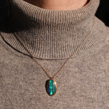 Load image into Gallery viewer, Vintage 9ct Gold Blue/Green Ammolite Pendant & Chain Necklace