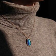 Load image into Gallery viewer, Vintage 9ct Gold Blue/Green Ammolite Pendant & Chain Necklace