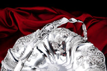 Load image into Gallery viewer, A Magnificent Large Georgian Solid Silver Basket with Floral Motifs (1kg+) - Joseph & John Angell 1835