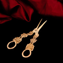 Load image into Gallery viewer, Antique Georgian Solid Silver Gilt Grape Shears/Scissors with Magnificent Vines - London 1830