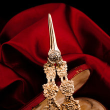 Load image into Gallery viewer, Antique Georgian Solid Silver Gilt Grape Shears/Scissors with Magnificent Vines - London 1830