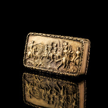 Load image into Gallery viewer, Antique Georgian Silver Gilt Snuff Box Battle Scene Top - John Bettridge 1829