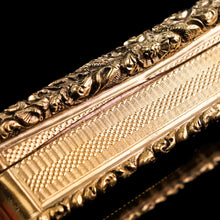 Load image into Gallery viewer, Antique Georgian Silver Gilt Snuff Box Battle Scene Top - John Bettridge 1829