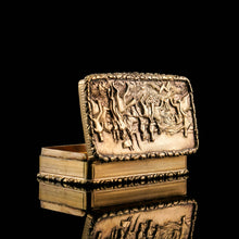 Load image into Gallery viewer, Antique Georgian Silver Gilt Snuff Box Battle Scene Top - John Bettridge 1829
