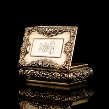 Load image into Gallery viewer, Antique Silver Gilt Table Snuff Box - Yapp & Woodward 1847