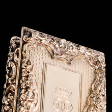 Load image into Gallery viewer, Antique Silver Gilt Table Snuff Box - Yapp & Woodward 1847