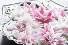 Load image into Gallery viewer, A Spectacular & Huge Antique Victorian Solid Silver Shell Basin Dish / Bowl (40cm+) - Hunt & Roskell, London 1846