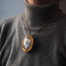 Load image into Gallery viewer, Magnificent Large Antique Victorian 18K Gold Cameo Brooch Pendant Locket - c.1860