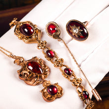 Load image into Gallery viewer, Magnificent Antique Victorian 18ct Gold Garnet Cabochon Necklace - c.1840