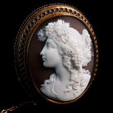 Load image into Gallery viewer, Antique Victorian 18ct Gold Shell Cameo Brooch with Figural Maenad/Bacchante - c.1860