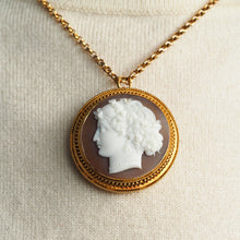 Load image into Gallery viewer, Antique Victorian Cameo 18ct Gold Brooch/Pendant Necklace - c.1880