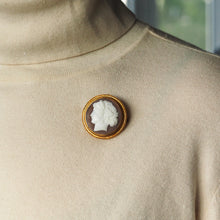 Load image into Gallery viewer, Antique Victorian Cameo 18ct Gold Brooch/Pendant Necklace - c.1880