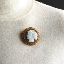 Load image into Gallery viewer, Antique Victorian Cameo 18ct Gold Brooch/Pendant Necklace - c.1880