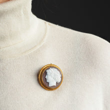 Load image into Gallery viewer, Antique Victorian Cameo 18ct Gold Brooch/Pendant Necklace - c.1880