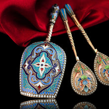Load image into Gallery viewer, Antique Imperial Russian Solid Silver Caddy Spoon Cloisonne Enamel - Gustav Klingert 1891