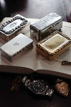 Load image into Gallery viewer, Antique Solid Silver Georgian Snuff Box with Ornate Acanthus Thumbpiece - London 1837