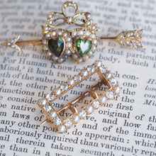 Load image into Gallery viewer, Antique Victorian Peridot & Pearl Twin Heart Arrow Brooch 9K Gold - c.1900
