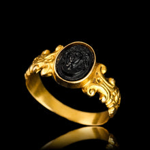 Load image into Gallery viewer, Antique Georgian/Victorian Cameo Ring Roman Style 18ct Gold - Early 19th Century