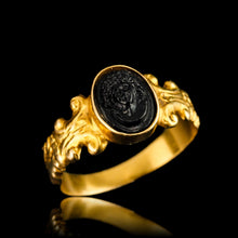 Load image into Gallery viewer, Antique Georgian/Victorian Cameo Ring Roman Style 18ct Gold - Early 19th Century