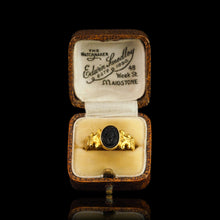 Load image into Gallery viewer, Antique Georgian/Victorian Cameo Ring Roman Style 18ct Gold - Early 19th Century