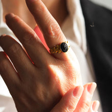 Load image into Gallery viewer, Antique Georgian/Victorian Cameo Ring Roman Style 18ct Gold - Early 19th Century
