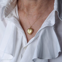 Load image into Gallery viewer, Antique Victorian 18K Gold Puffy Heart Necklace Pendant Locket - c.1890