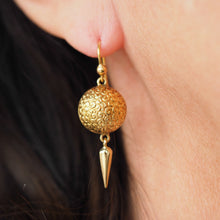 Load image into Gallery viewer, Majestic Pair of Antique Victorian 18ct Gold Earrings Etruscan Style - c.1880