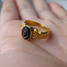 Load image into Gallery viewer, Antique Georgian/Victorian Cameo Ring Roman Style 18ct Gold - Early 19th Century