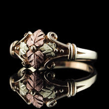 Load image into Gallery viewer, Tri-Colour Gold Ring with Foliate Motifs 9K Gold