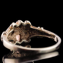 Load image into Gallery viewer, Tri-Colour Gold Ring with Foliate Motifs 9K Gold