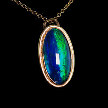Load image into Gallery viewer, Vintage 9ct Gold Blue/Green Ammolite Pendant & Chain Necklace