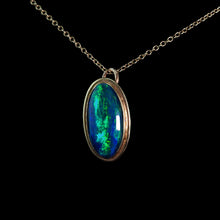 Load image into Gallery viewer, Vintage 9ct Gold Blue/Green Ammolite Pendant & Chain Necklace