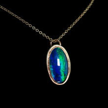 Load image into Gallery viewer, Vintage 9ct Gold Blue/Green Ammolite Pendant & Chain Necklace