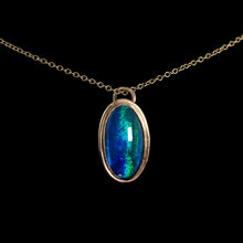 Load image into Gallery viewer, Vintage 9ct Gold Blue/Green Ammolite Pendant & Chain Necklace