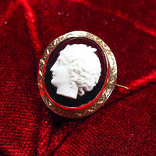 Load image into Gallery viewer, Antique 9ct Gold Purple Glass Figurehead Cameo - c.1910