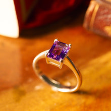 Load image into Gallery viewer, An 18K White Gold 'Emerald Cut' Amethyst Ring